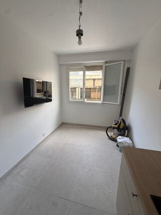  Appartement à louer 1 pièce 14 m²