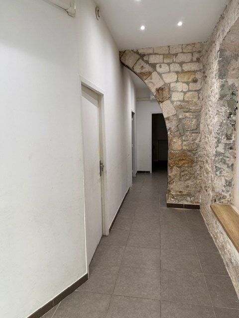   Location / Local commercial - 46 m� 