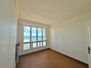  Appartement à louer 4 pièces 104 m²