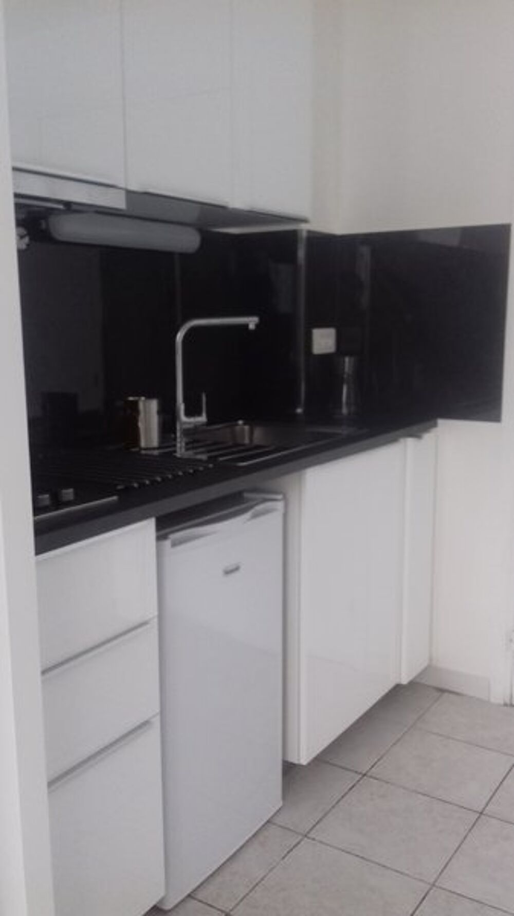 location Appartement - 1 pièce(s) - 23 m² Marseille 8
