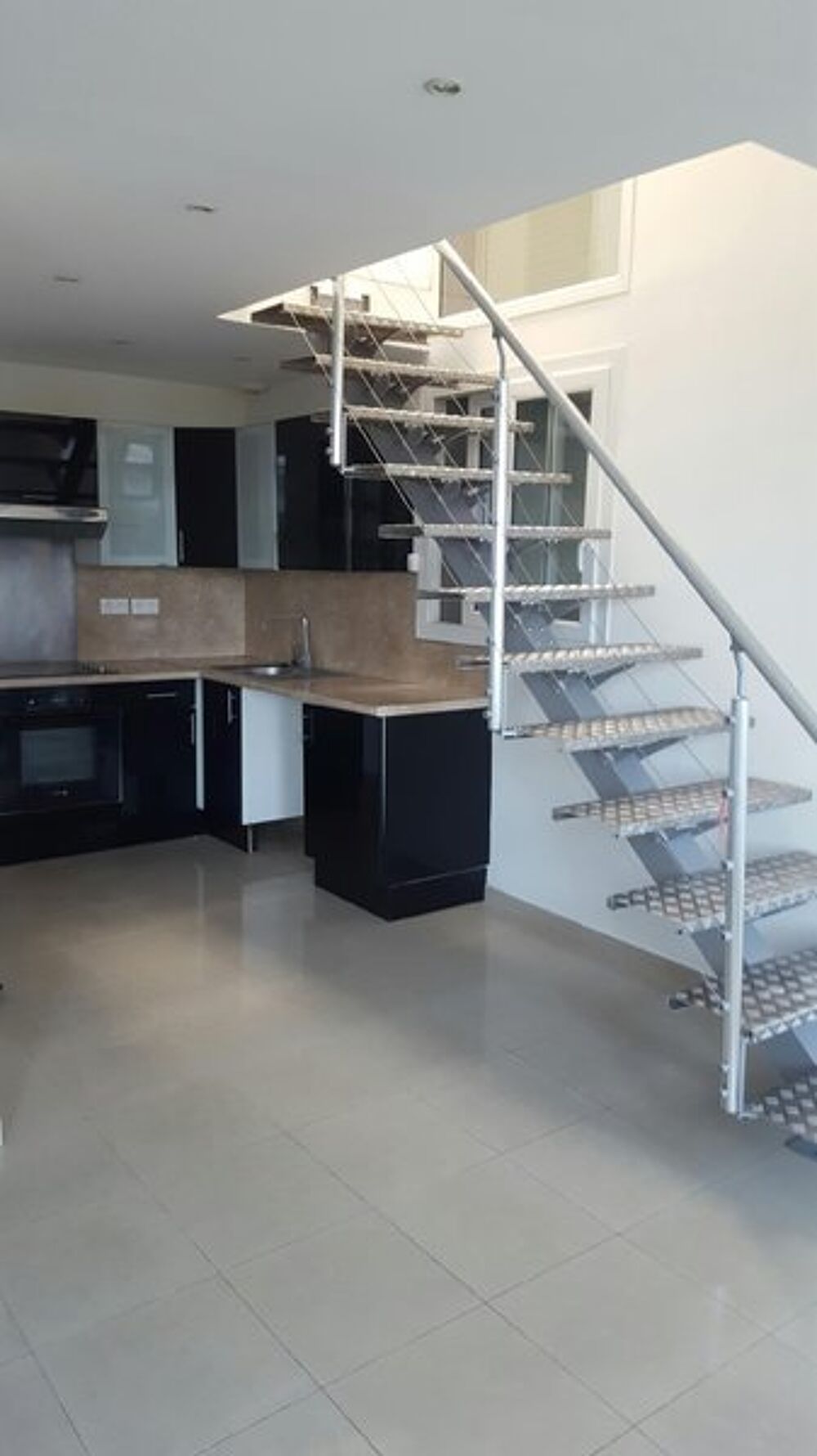 location Appartement - 3 pièce(s) - 65 m² Marseille 12
