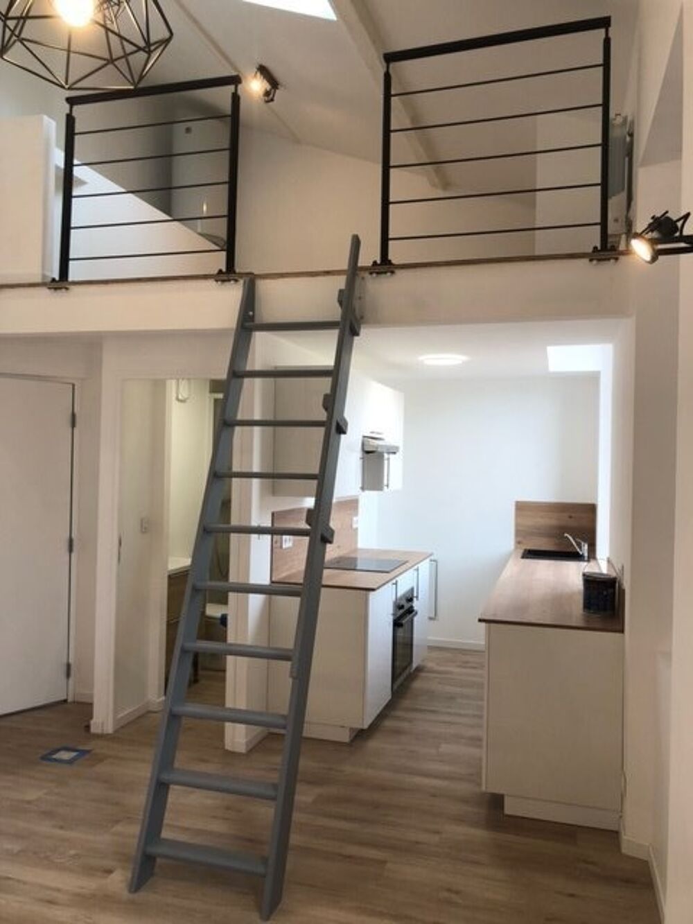 location Appartement - 1 pièce(s) - 28 m² Marseille 5