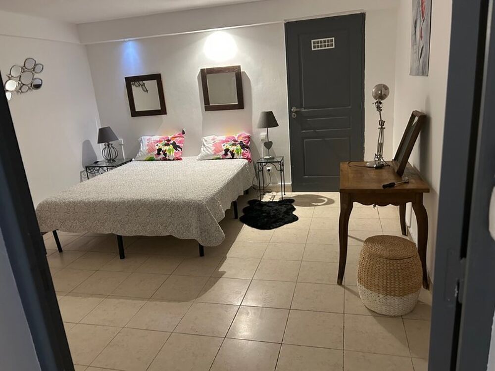 location Appartement - 1 pièce(s) - 47 m² Marseille 9