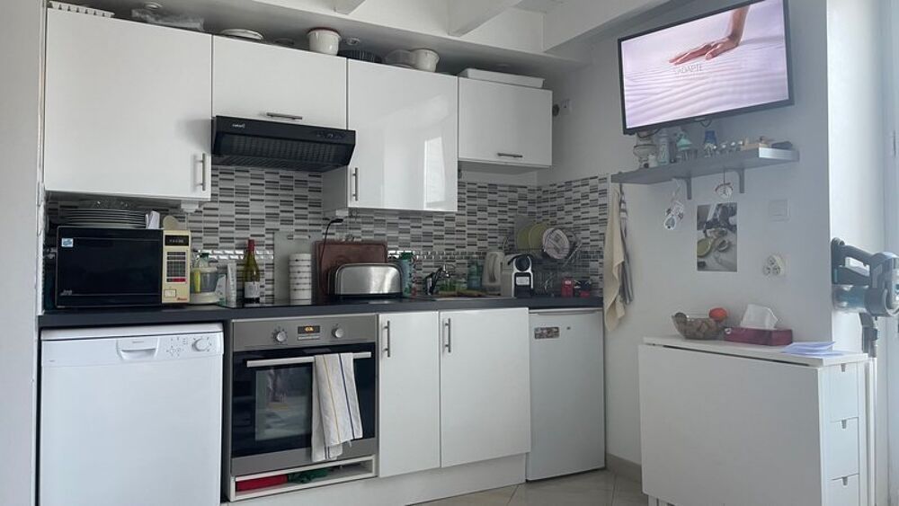 Appartement T2.3 meublé en duplex, 10è ardt en 1er étage....