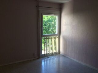  Appartement à louer 4 pièces 87 m²