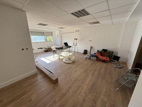   Location / Local Commercial - 80 m² 