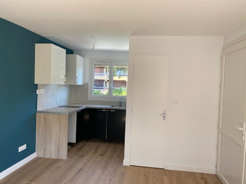 STUDIO MEUBLÉ - CARRY LE ROUET - 30m² Situé au 1e....