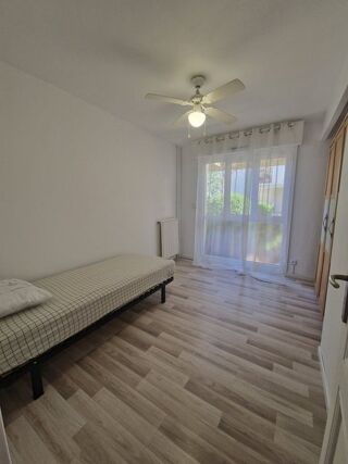  Appartement à louer 3 pièces 75 m²