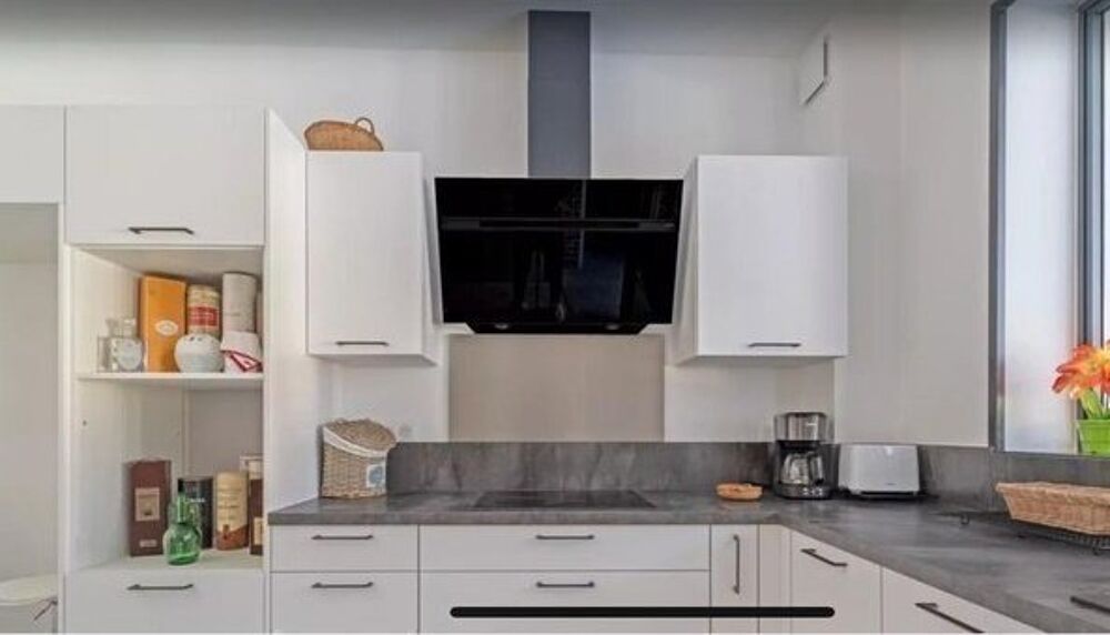 location Maison - 4 pièce(s) - 120 m² Marseille 11