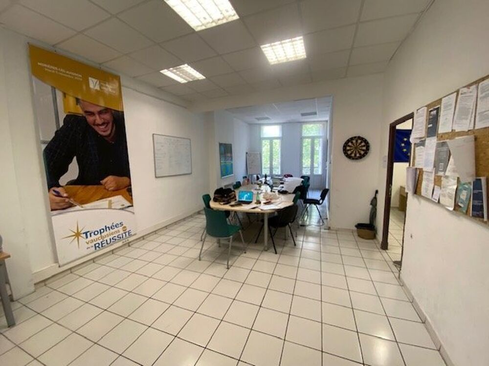   Location / Local Commercial - 122 m² 