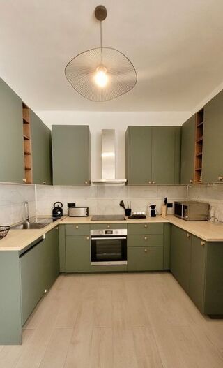  Appartement à louer 6 pièces 100 m²