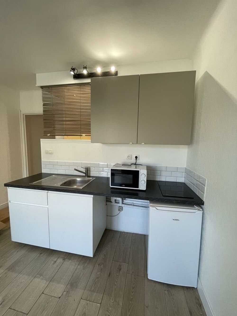 location Appartement - 2 pièce(s) - 30 m² Marseille 4