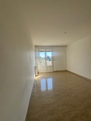 Appartement à louer 3 pièces 64 m²