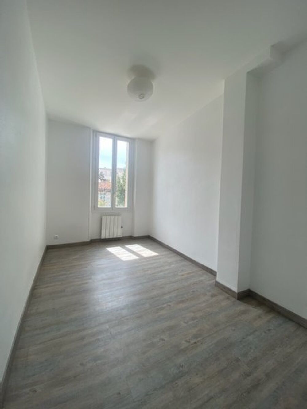 location Appartement - 3 pièce(s) - 60 m² Marseille 10