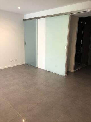  Appartement  louer 1 pice 66 m