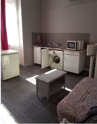  Appartement à louer 2 pièces 32 m²