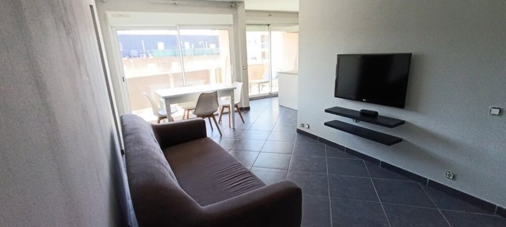 T2 meublé-13013 MALPASSE Ce logement situé au 6è....