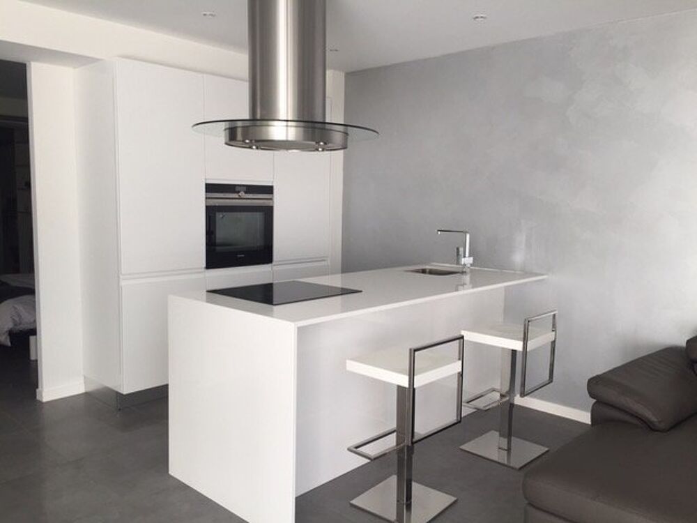 location Appartement - 2 pièce(s) - 66 m² Marseille 8