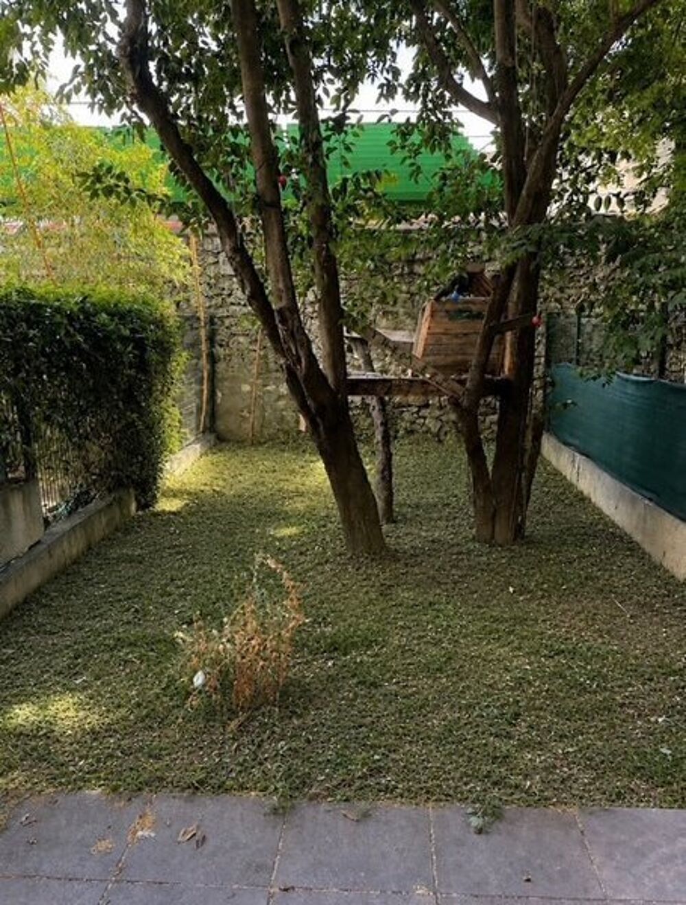 T2 - Rez-de-jardin DE 40M² - PERIER 13008 Situé d....