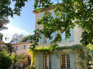  Maison à louer 6 pièces 450 m²