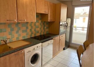  Appartement � louer 3 pi�ces 80 m� Marseille