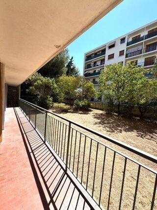  Appartement à louer 4 pièces 73 m² Marseille