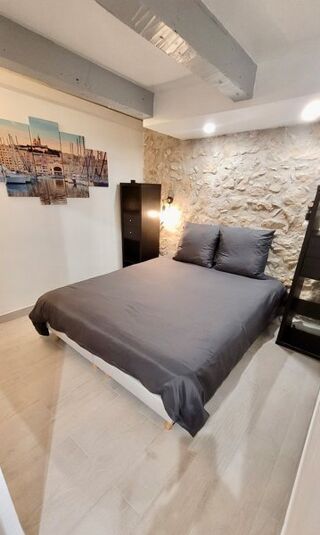 Appartement à louer 6 pièces 100 m²