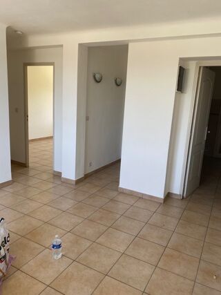  Appartement à louer 3 pièces 52 m²