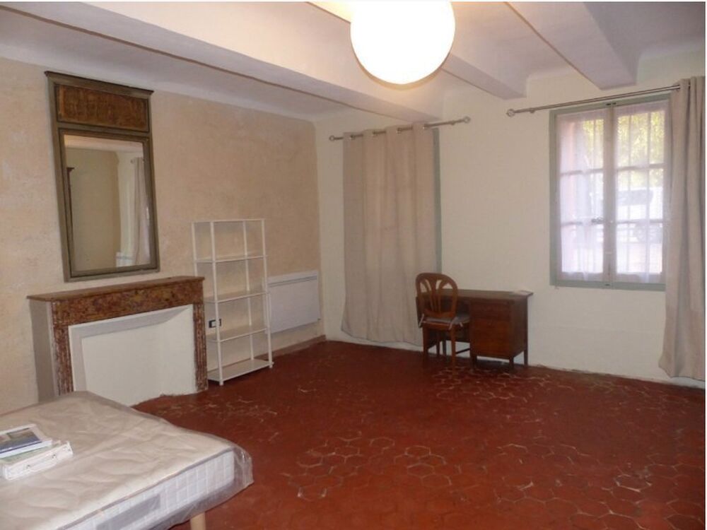 Superbe Appartement T3 traversant meublé en rez-de-chaus....