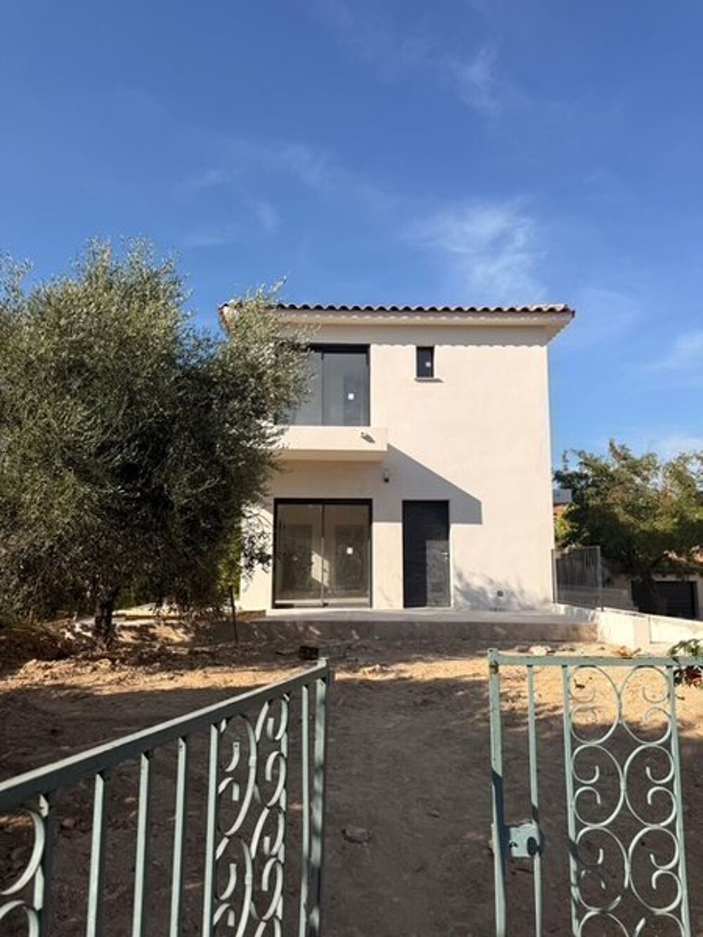 Maison individuelle Neuve T3 R+1 à CEYRESTE Décou....