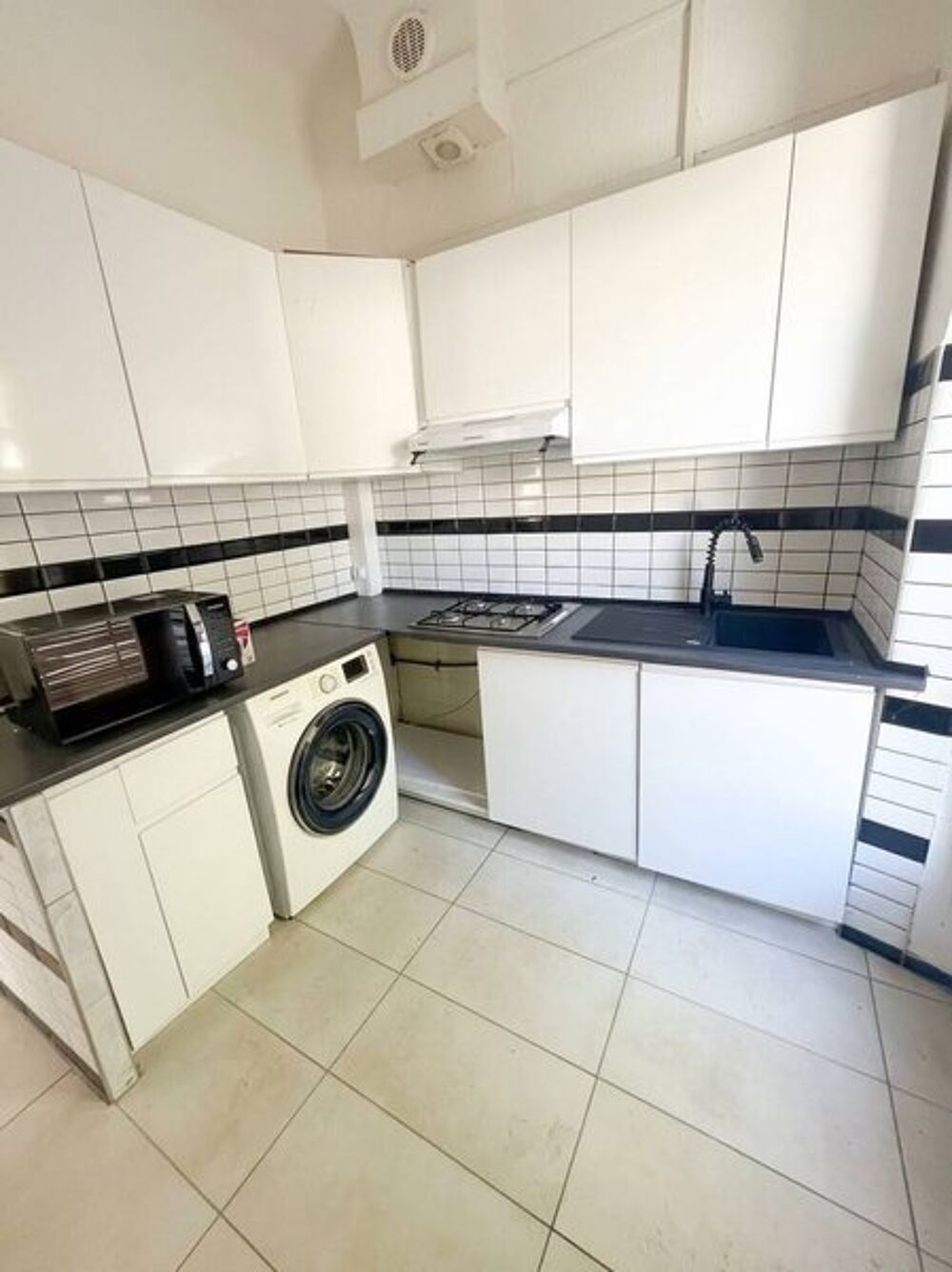 13730 PAS DES LANCIERS Maison de village T3 en duplex H....