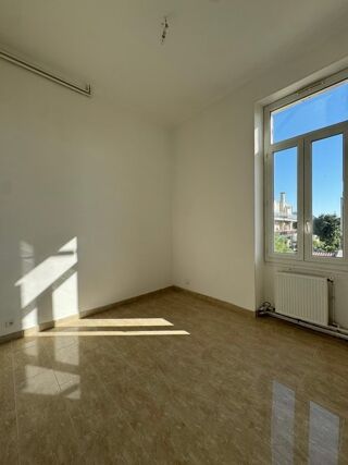  Appartement à louer 3 pièces 55 m²