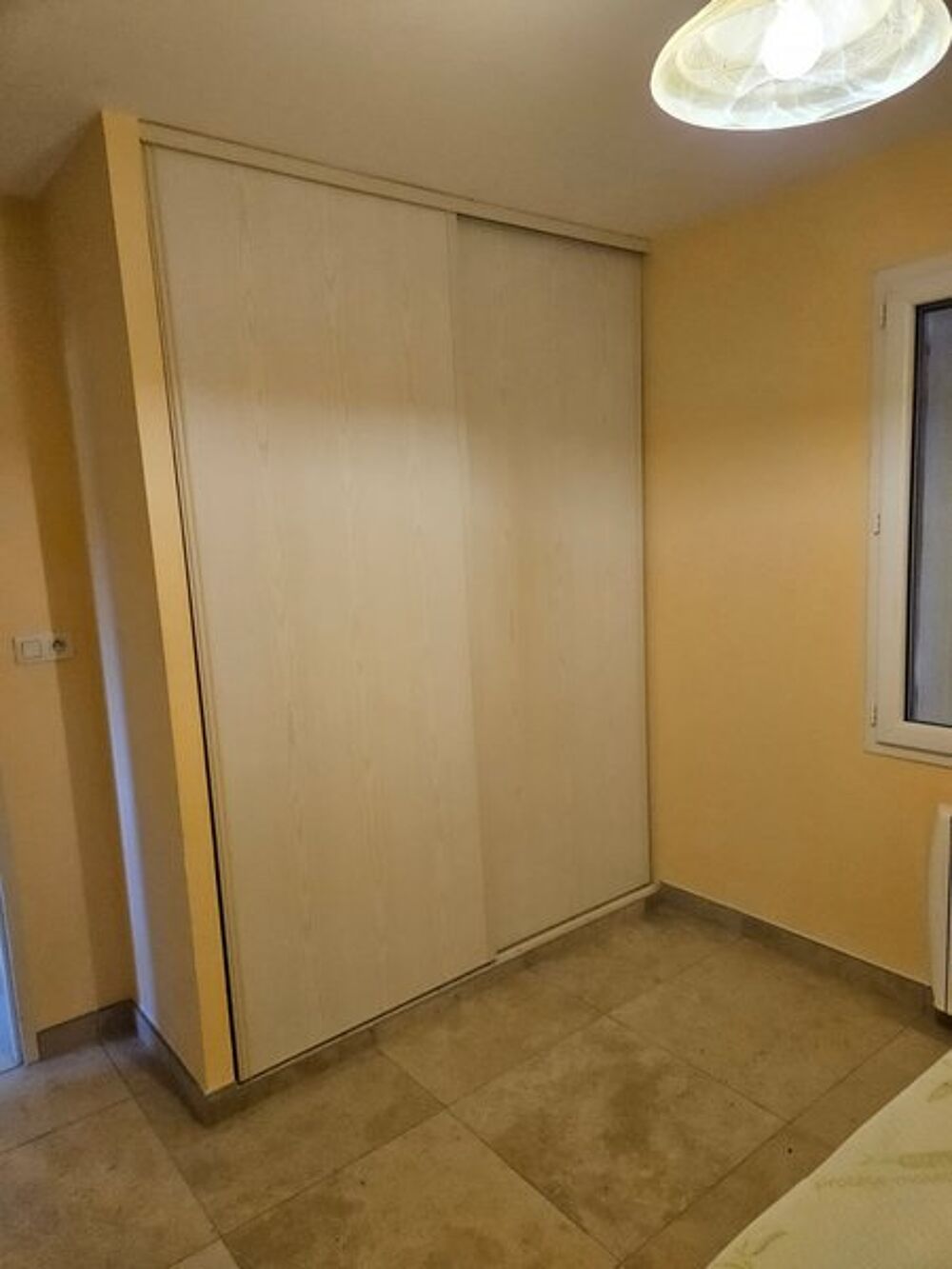 SUPERBE T3 MEUBLÉ DANS VILLA AVEC TERASSE 20M2 -04200 Si....