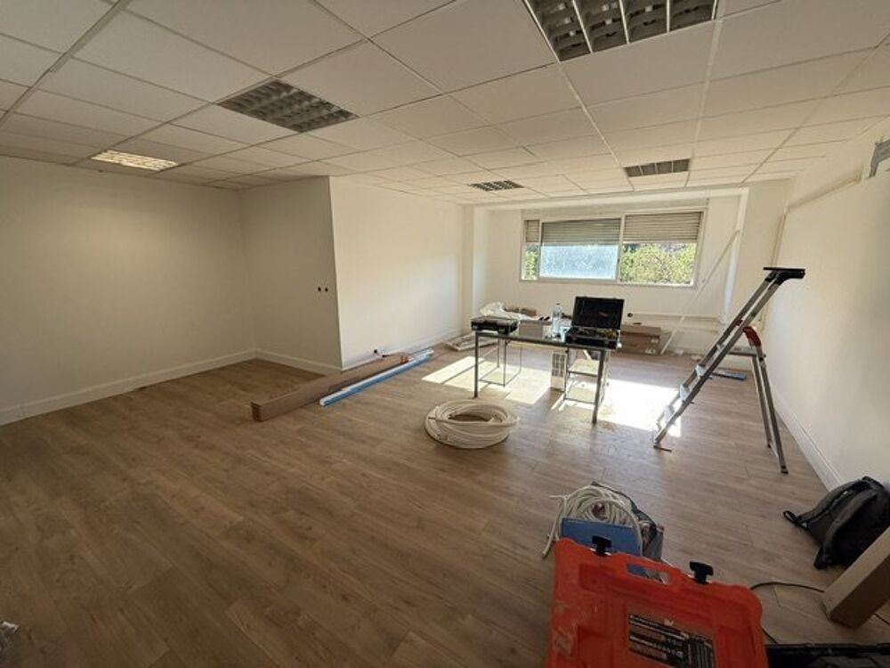  Location / Local Commercial - 80 m² Marseille 15