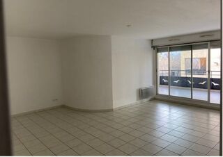  Appartement � louer 3 pi�ces 80 m� Marseille