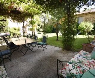  Maison à louer 6 pièces 450 m²