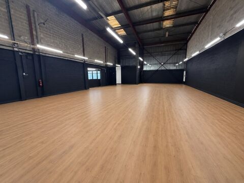   Location / Local Commercial - 1036 m² 