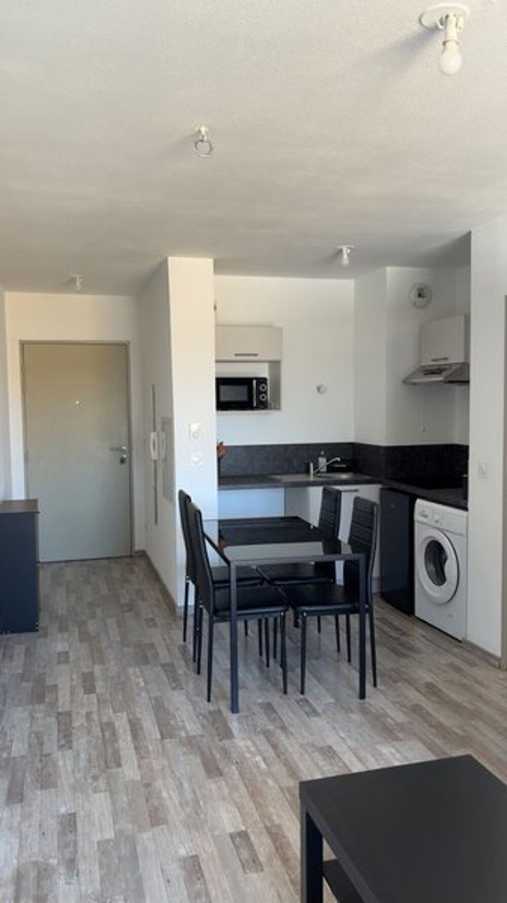 Appartement T2 meublé, 3ème étage-quartier LA CABUCELLE.....