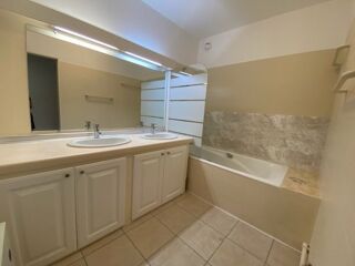  Appartement à louer 4 pièces 95 m²