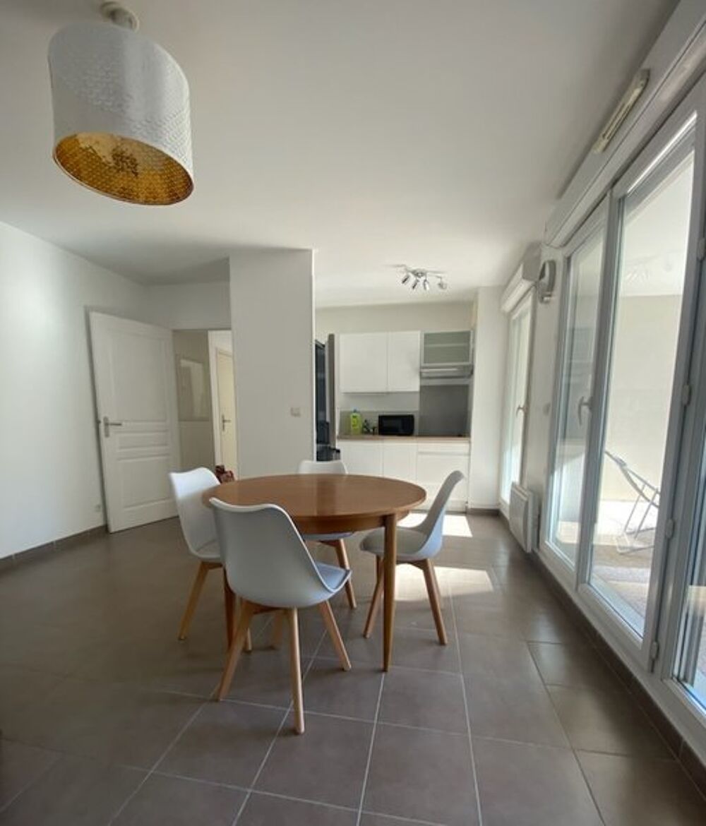 location Appartement - 2 pièce(s) - 45 m² Marseille 8