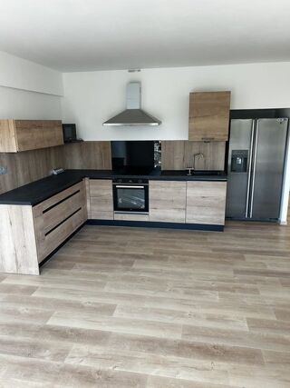  Appartement à louer 4 pièces 80 m²