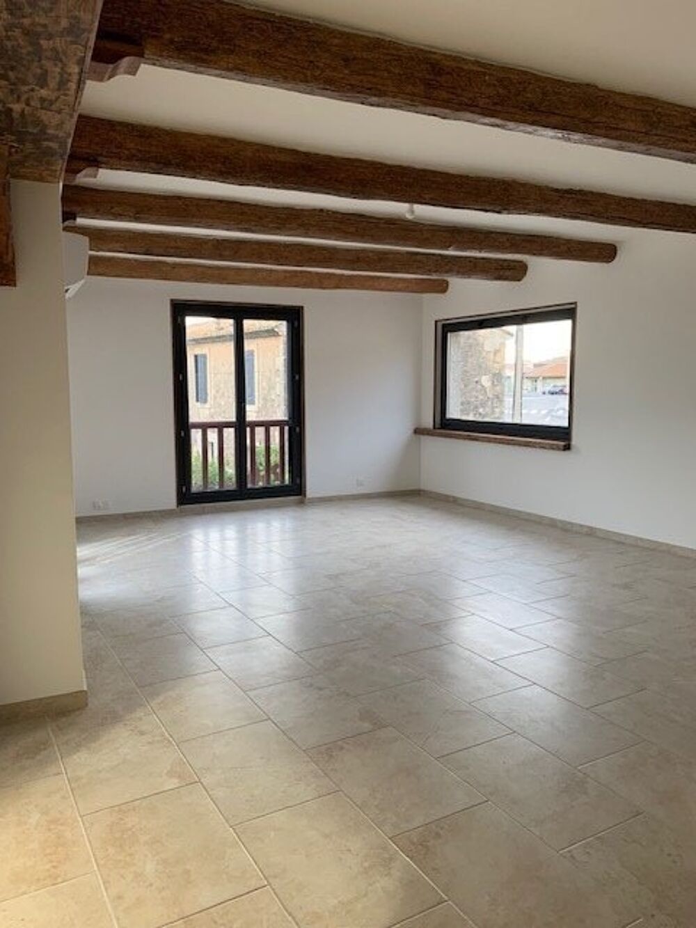 location Appartement - 3 pièce(s) - 70 m² Lançon-Provence (13680)