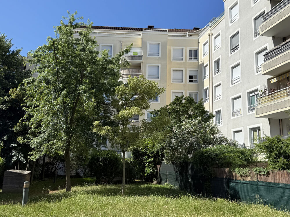 Appartement T3 de 68 m2 avec terrasse et garage Villeurbanne