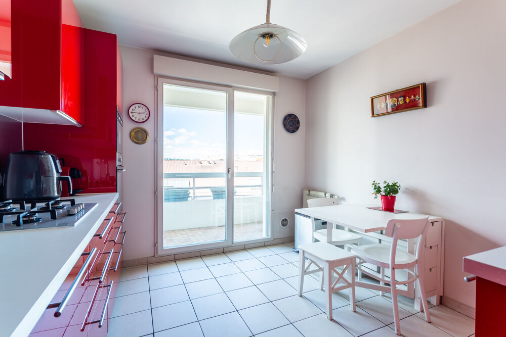 Appartement familial 6ème étage Villeurbanne Gratte-Ciel