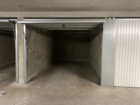  Parking / Garage  louer 14 m