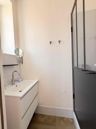  Appartement à louer 5 pièces 106 m²