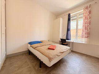  Appartement à louer 5 pièces 106 m²