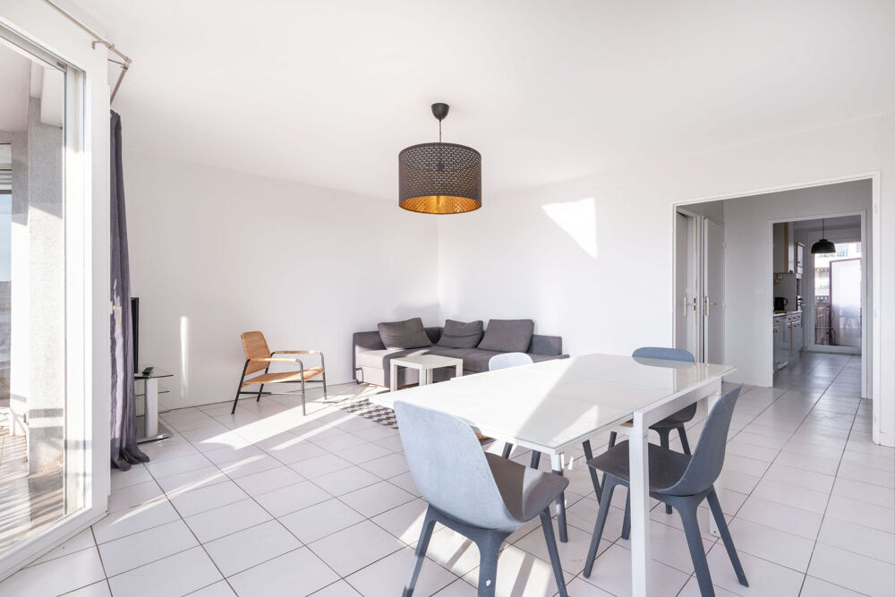 T4 95 m2 6ème étage traversant avec piscine, garage et cave