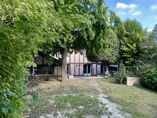  Maison  vendre 8 pices 225 m