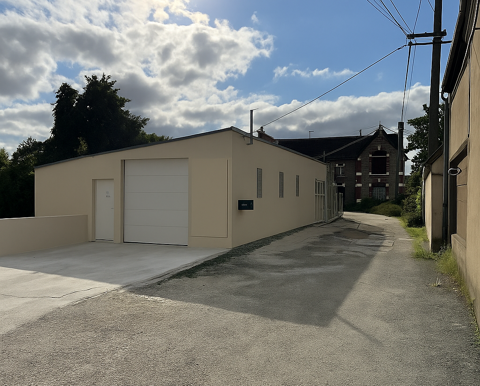 Local Proffessionel - Dépot - Bureau 98000 18000 Bourges